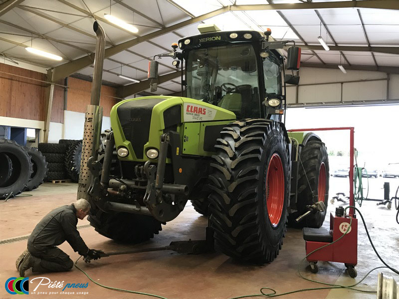 levage-tracteur-forestier-CLAAS XERION 3800
