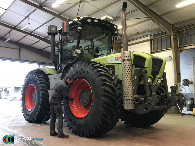 remplacement-pneus-forestiers-tracteur-1-CLAAS XERION 3800