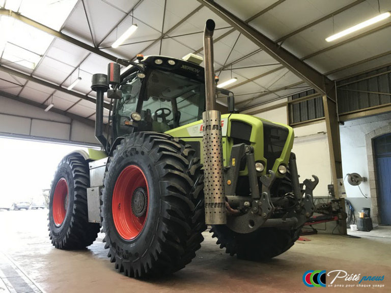 remplacement-pneus-forestiers-tracteur-3-CLAAS XERION 3800
